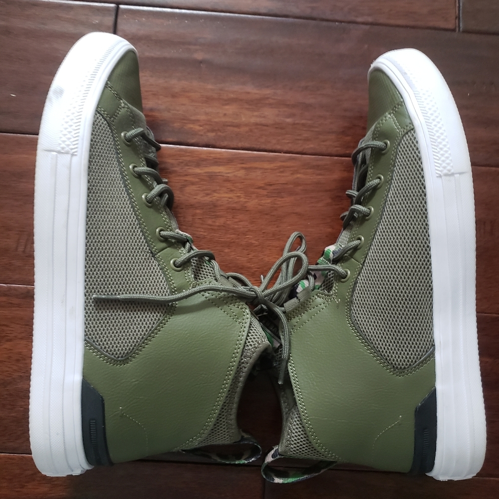 Men Camo Converse Shoes & matching Camo Pocket Tee - Picture 13 of 14